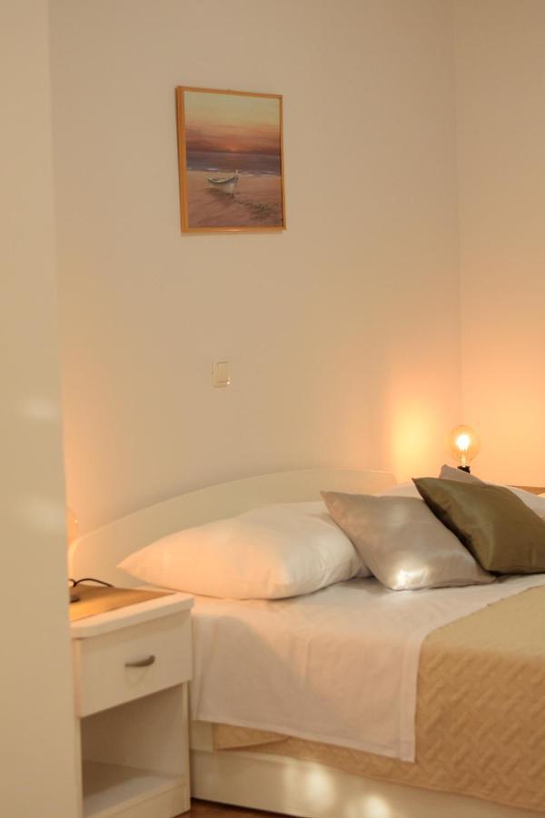 Studio Apartman Marina 沃迪切 外观 照片